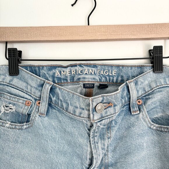 American Eagle women's barrel jeans light wash - Picture 2 of 5